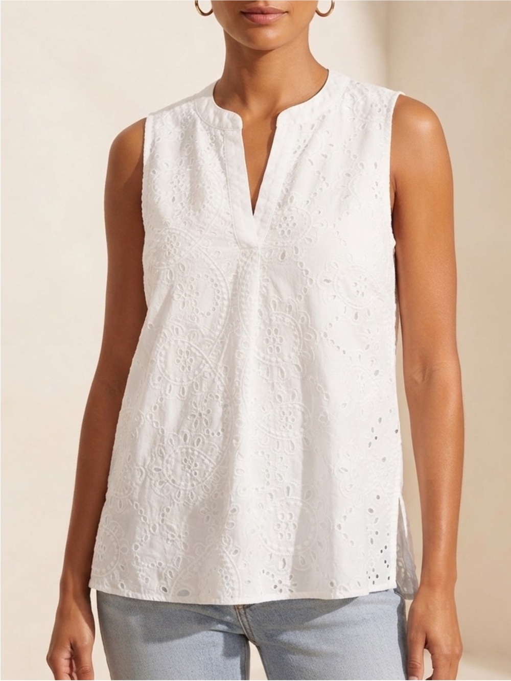 Laura White Eyelet Sleeveless V-Neck Top Blouse Size 8 100%
Cotton Paisley